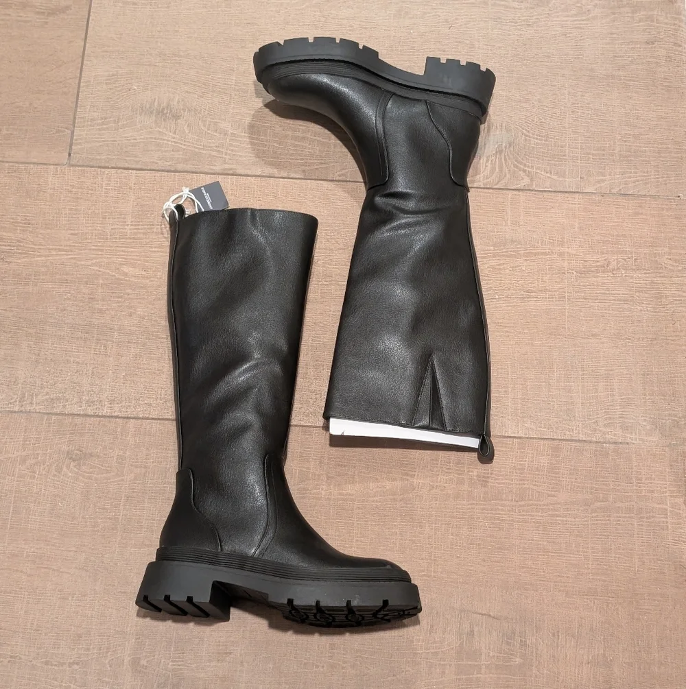 American Eagle Black Knee-High Women's Boots Size 7